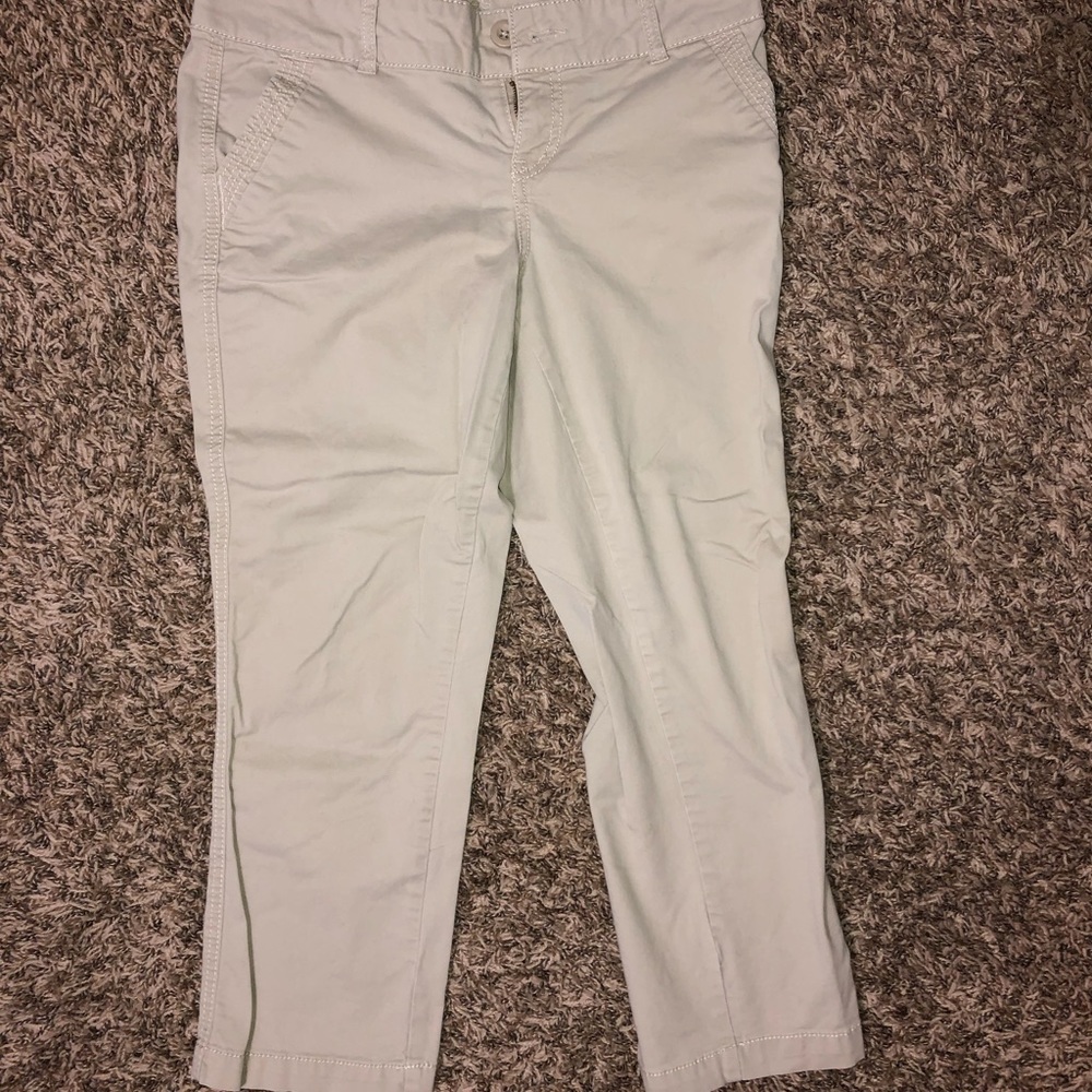 Women’s Khaki Capris 3/4